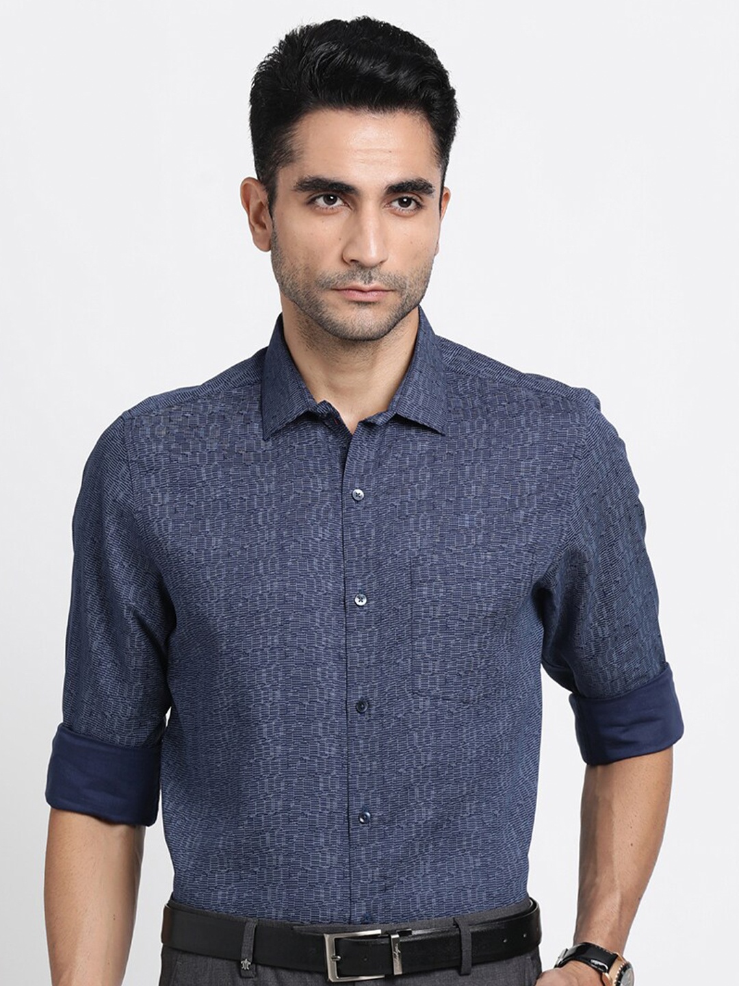 

Turtle Printed Modern Slim Fit Opaque Formal Shirt, Navy blue
