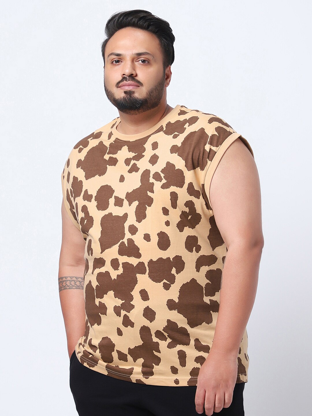 

Bewakoof Plus Abstract Printed Pure Cotton Oversized Innerwear Vest, Brown