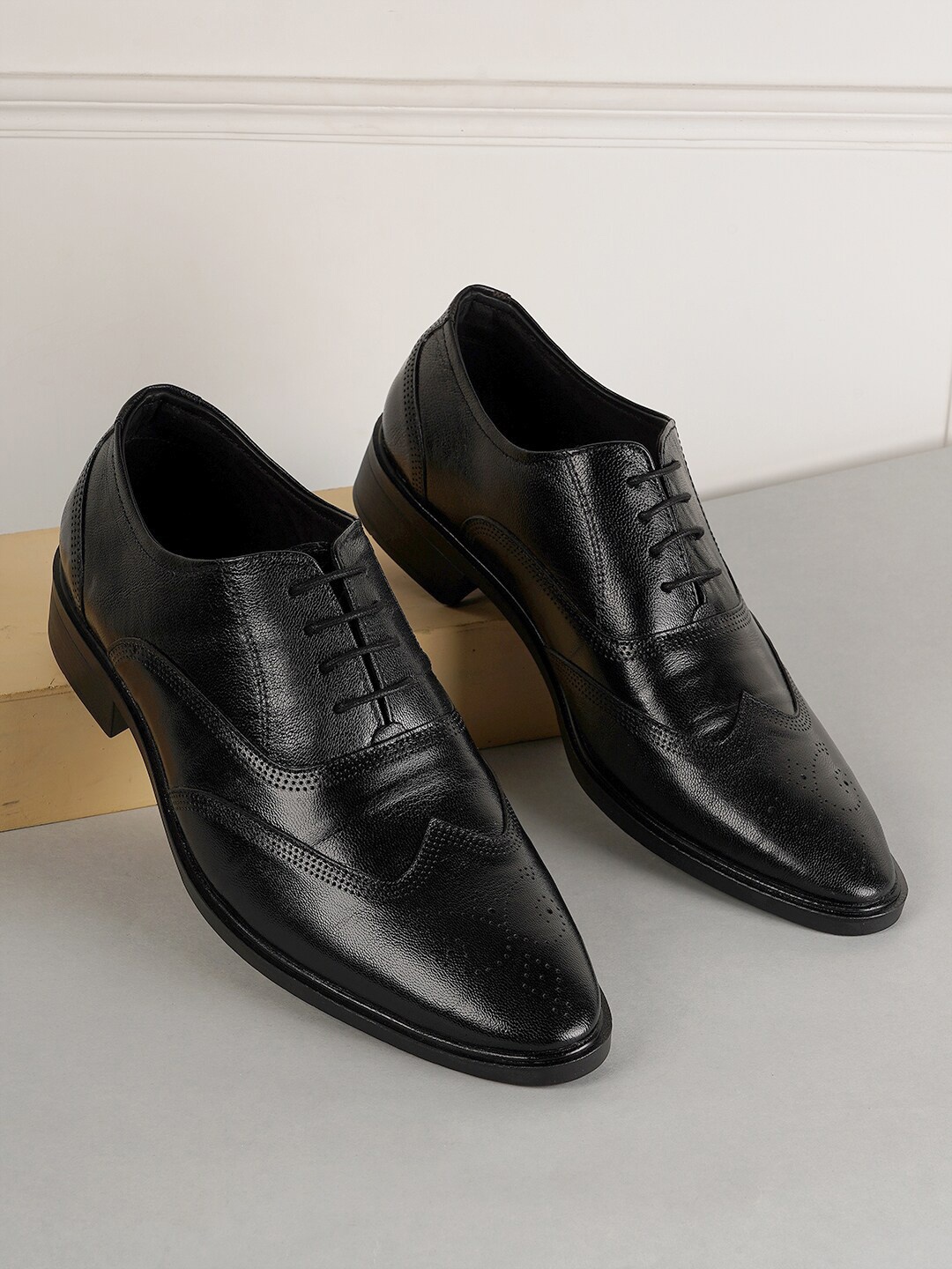 

Style Shoes Men Perforated Leather Formal Borgues, Black