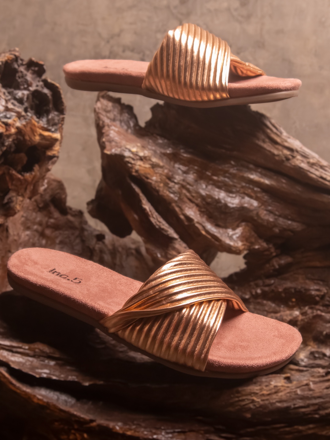 

Inc 5 Textured Open Toe Flats, Rose gold