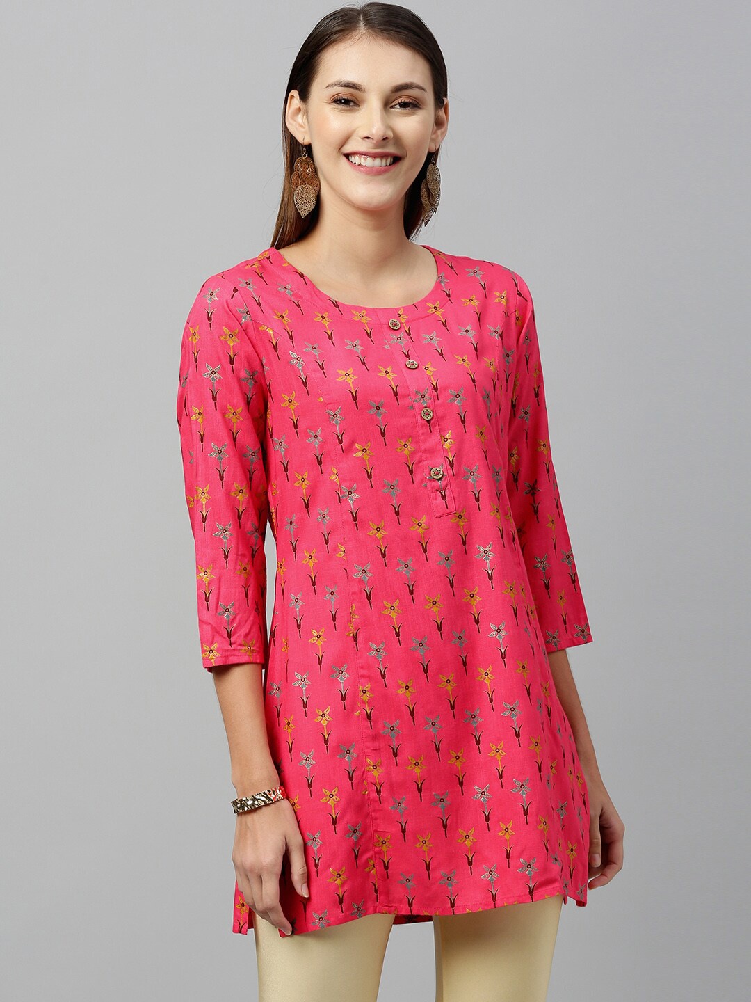 

KALINI Floral Printed Round Neck Kurti, Peach