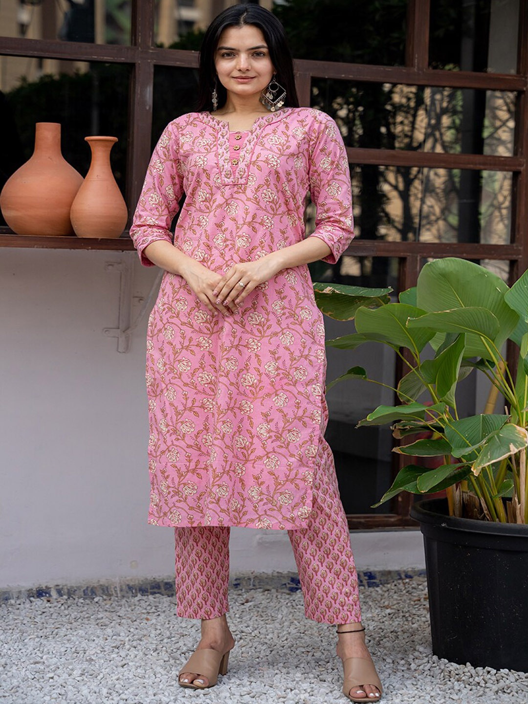 

WEAVLLITE Floral Printed Regular Pure Cotton Kurta with Trousers, Pink