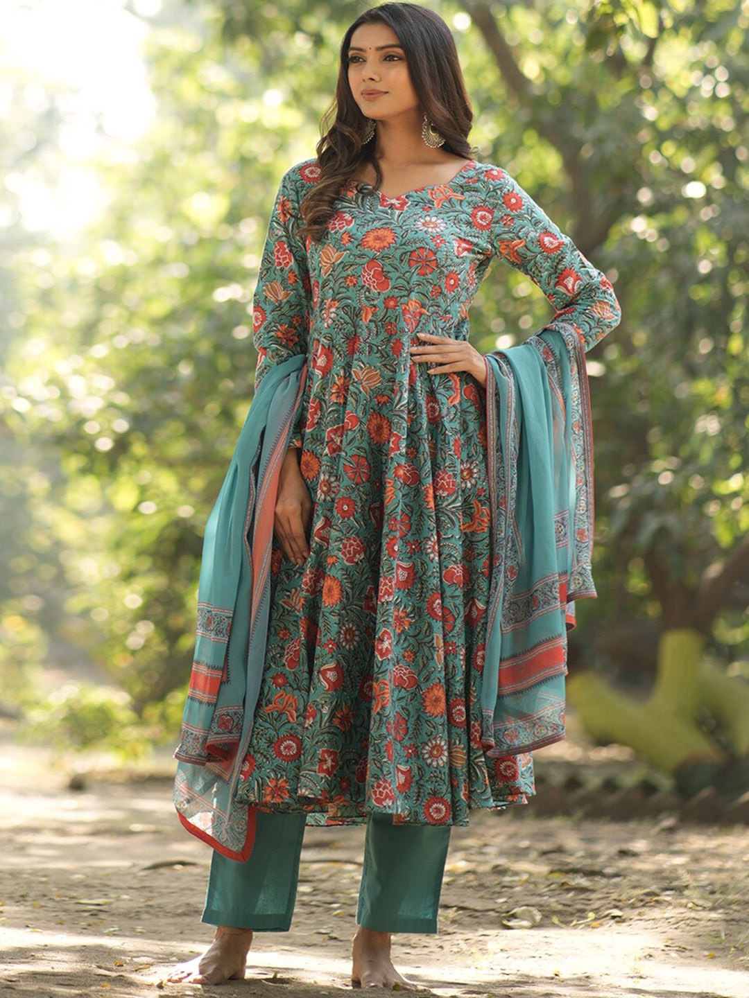 

WEAVLLITE Floral Printed Anarkali Pure Cotton Kurta with Trousers & Dupatta, Blue