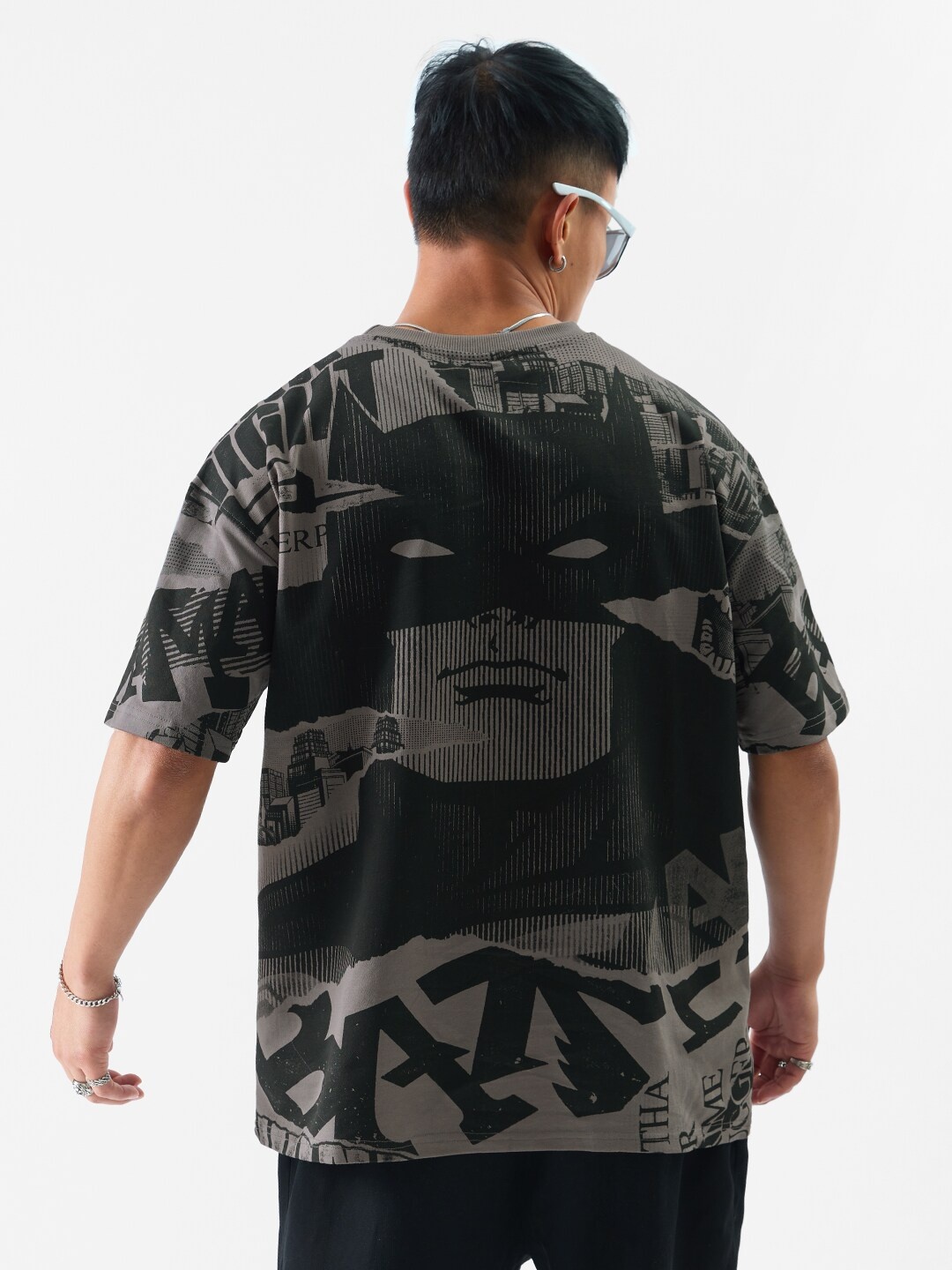 

The Souled Store Grey Batman Printed Pure Cotton Oversized T-shirt