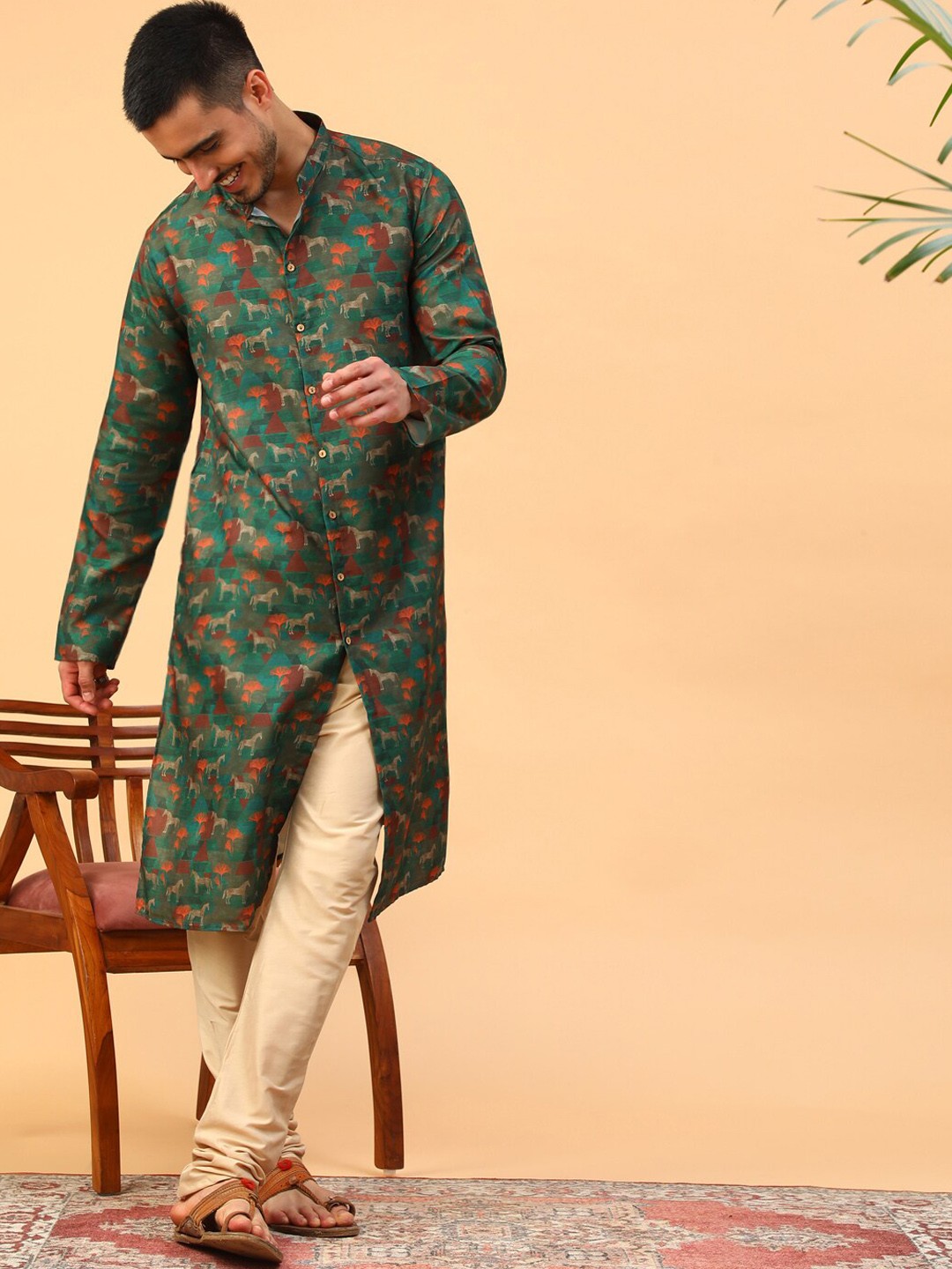 

TABARD Quirky Printed Mandarin Collar Pure Cotton Kurta with Churidar, Green