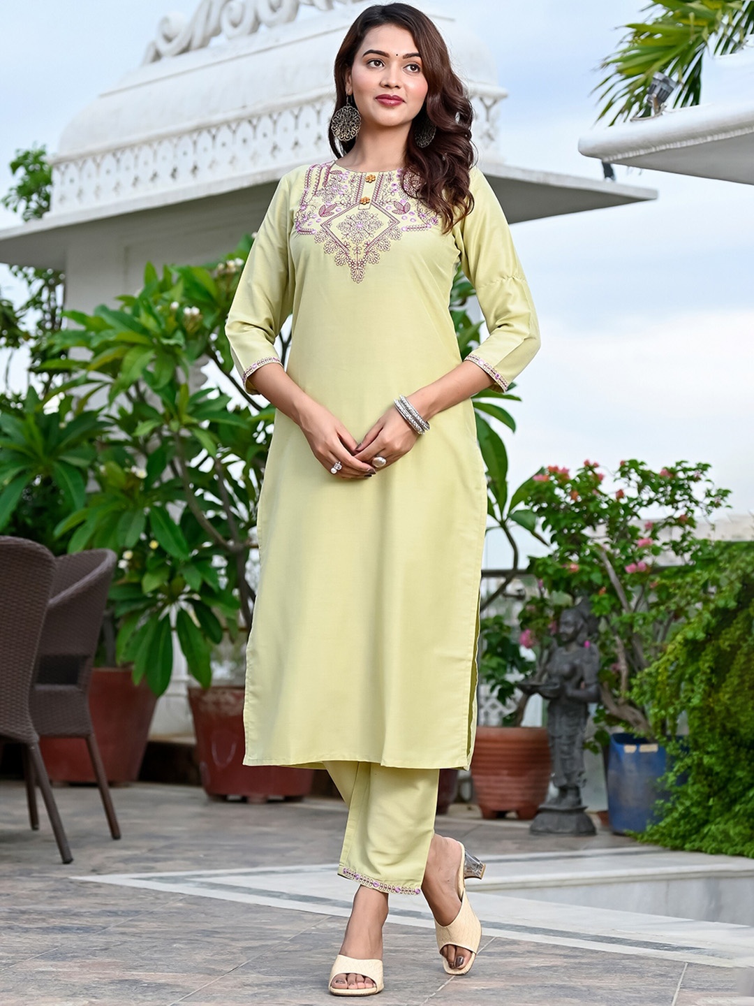 

MissKurti Floral Yoke Design Mirror Work Pure Silk Kurta With Trousers, Olive