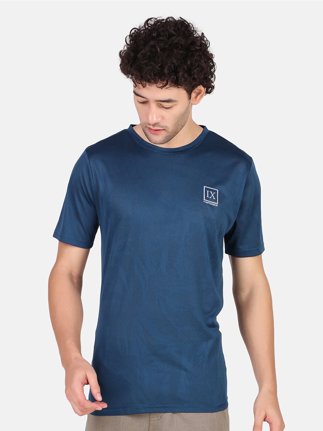 

IX IMPRESSION Men Blue Applique T-shirt