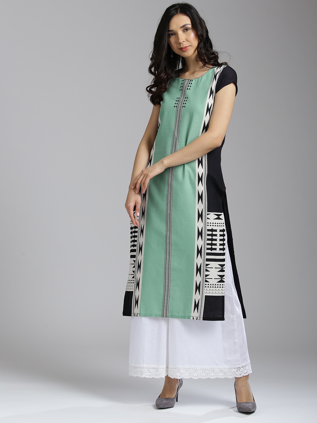 

W Women Green & Black Printed Straight Kurta