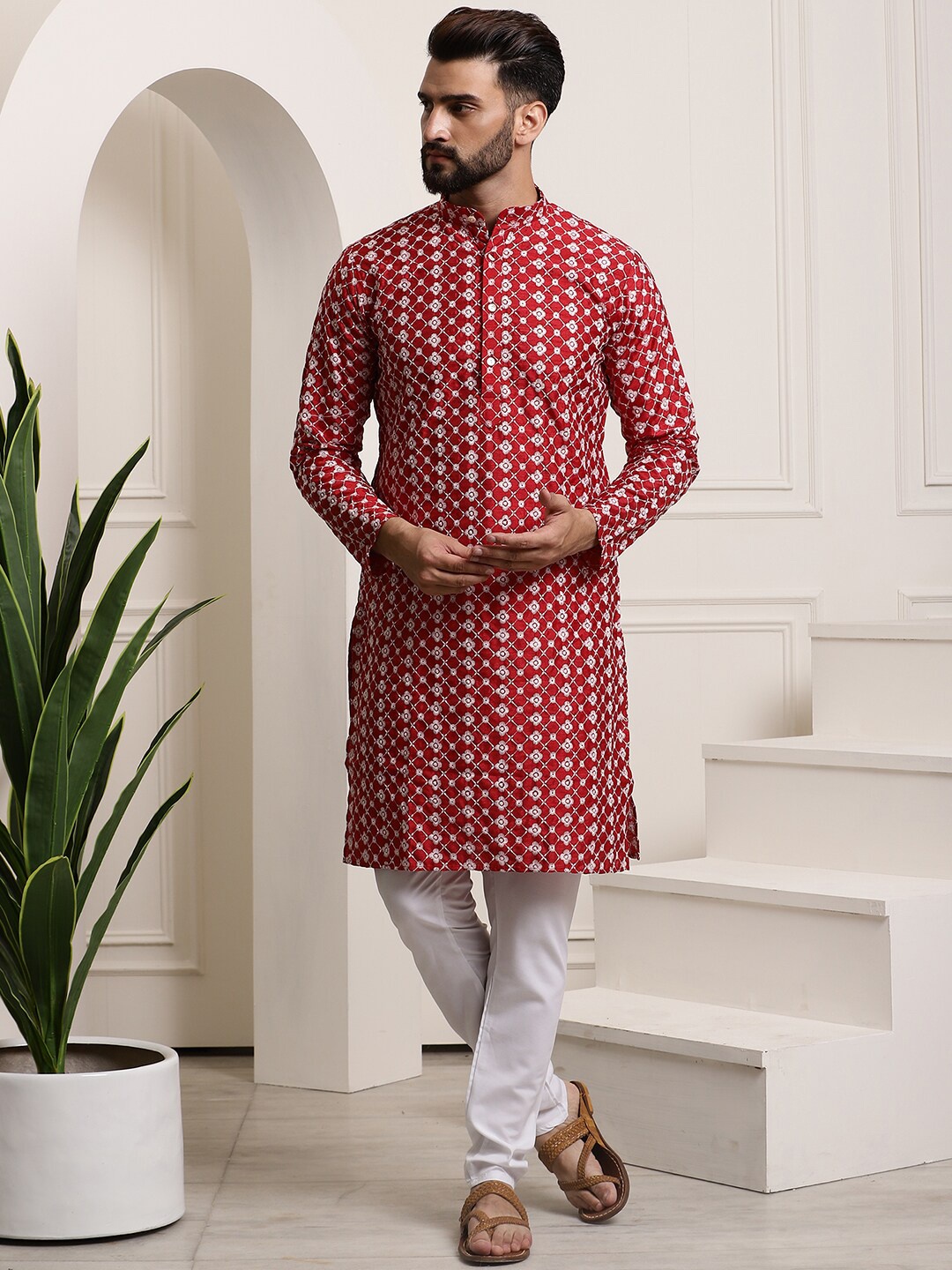 

SOJANYA Embroidered Thread Work Straight Kurta With Churidar, Maroon