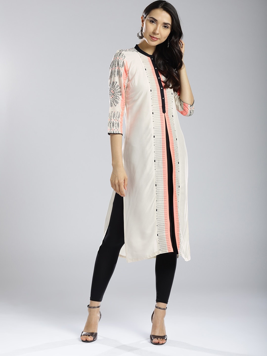

W Women Off-White & Black Printed Straight Sustainable Kurta