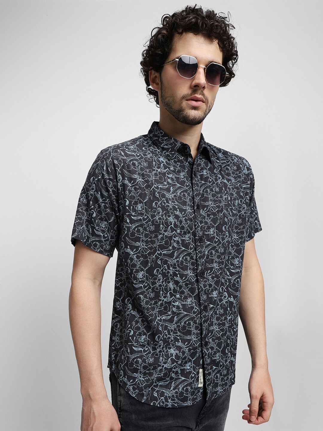 

Dennis Lingo Floral Printed Slim Fit Pure Cotton Casual Shirt, Black