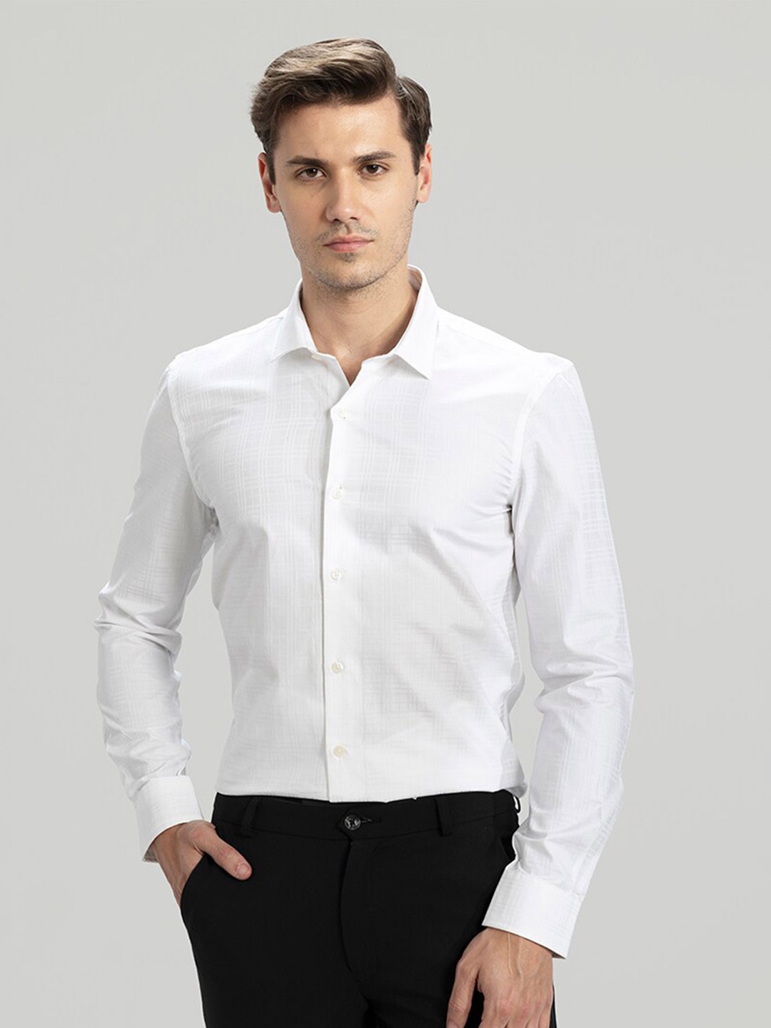 

Snitch White Classic Slim Fit Spread Collar Opaque Cotton Casual Shirt