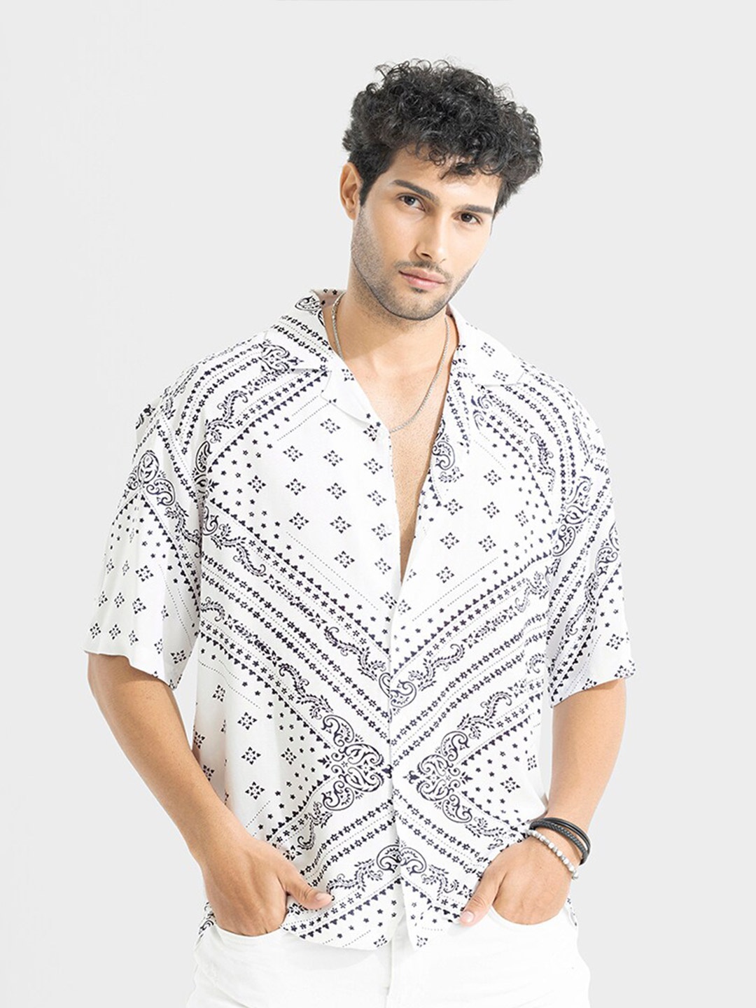 

Snitch White Ethnic Motifs Printed Classic Casual Shirt