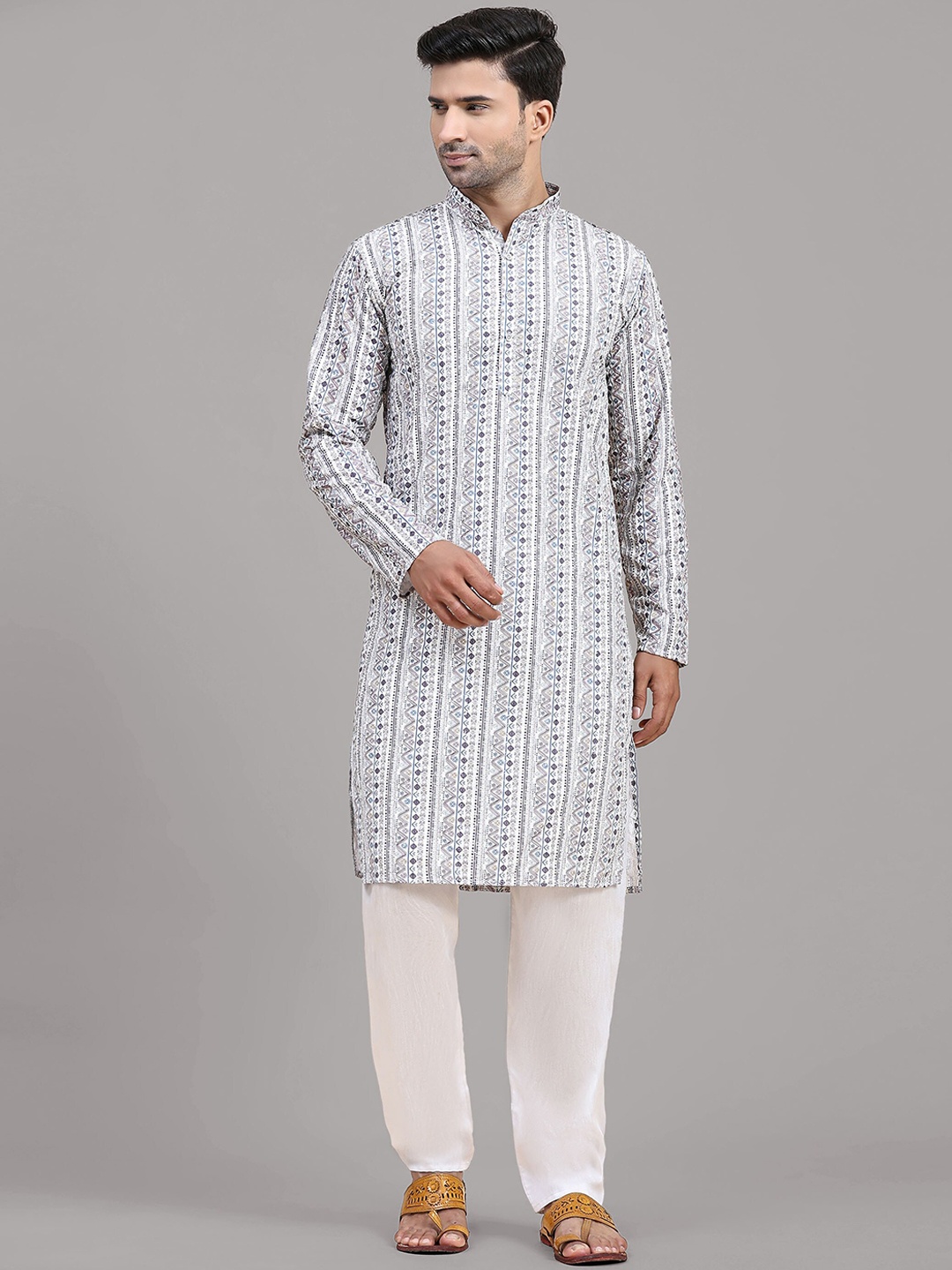 

Fabcartz Ethnic Motifs Printed Straight Kurta with Pyjamas, White