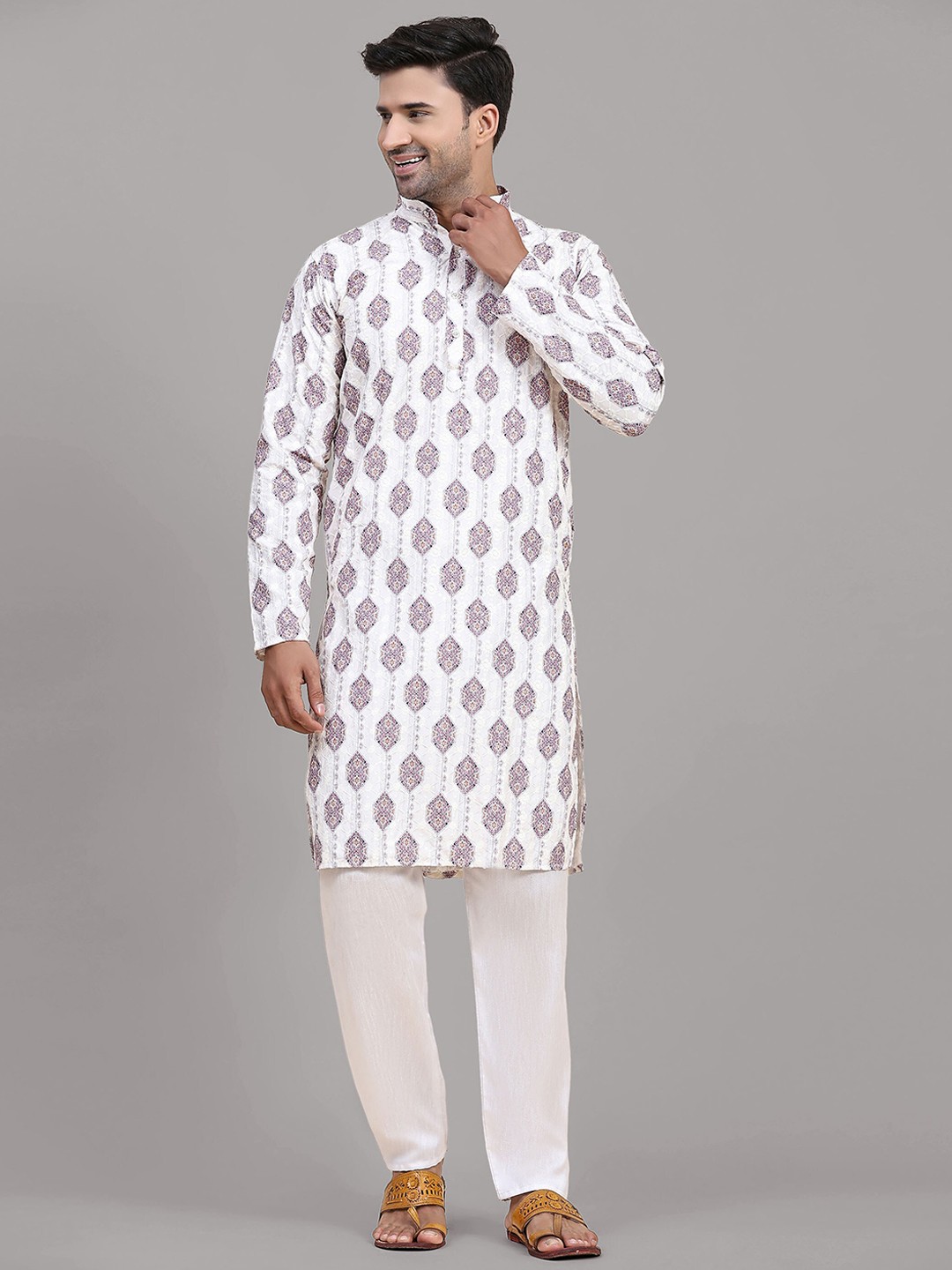 

Fabcartz Ethnic Motifs Printed Regular Thread Work Kurta With Pyjamas, White