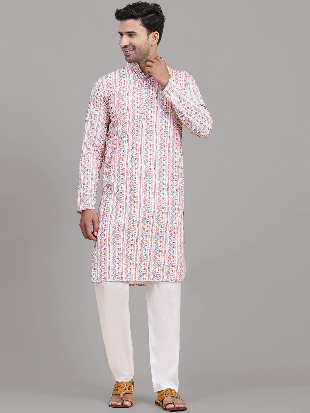 

Fabcartz Ethnic Motifs Printed Regular Thread Work Kurta With Pyjamas, White