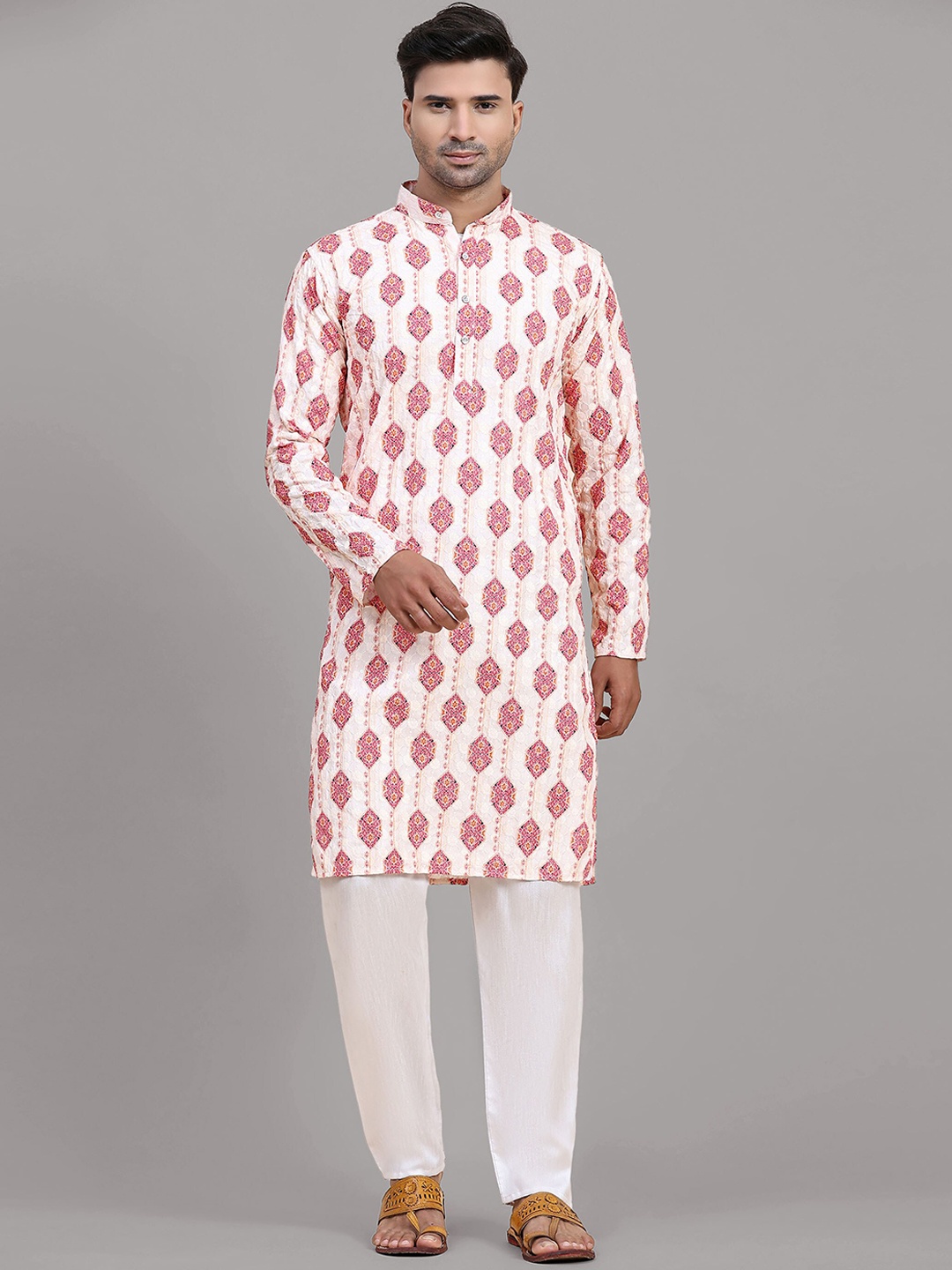 

Fabcartz Men Ethnic Motifs Embroidered Kurta With Pyjamas, White
