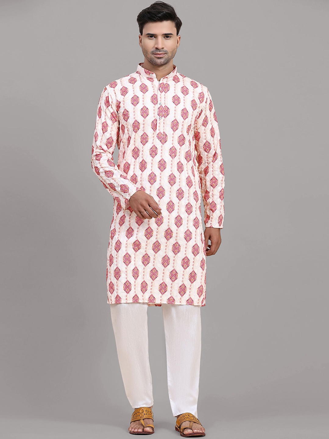 

Fabcartz Men Ethnic Motifs Embroidered Regular Kurta With Pyjamas, Pink