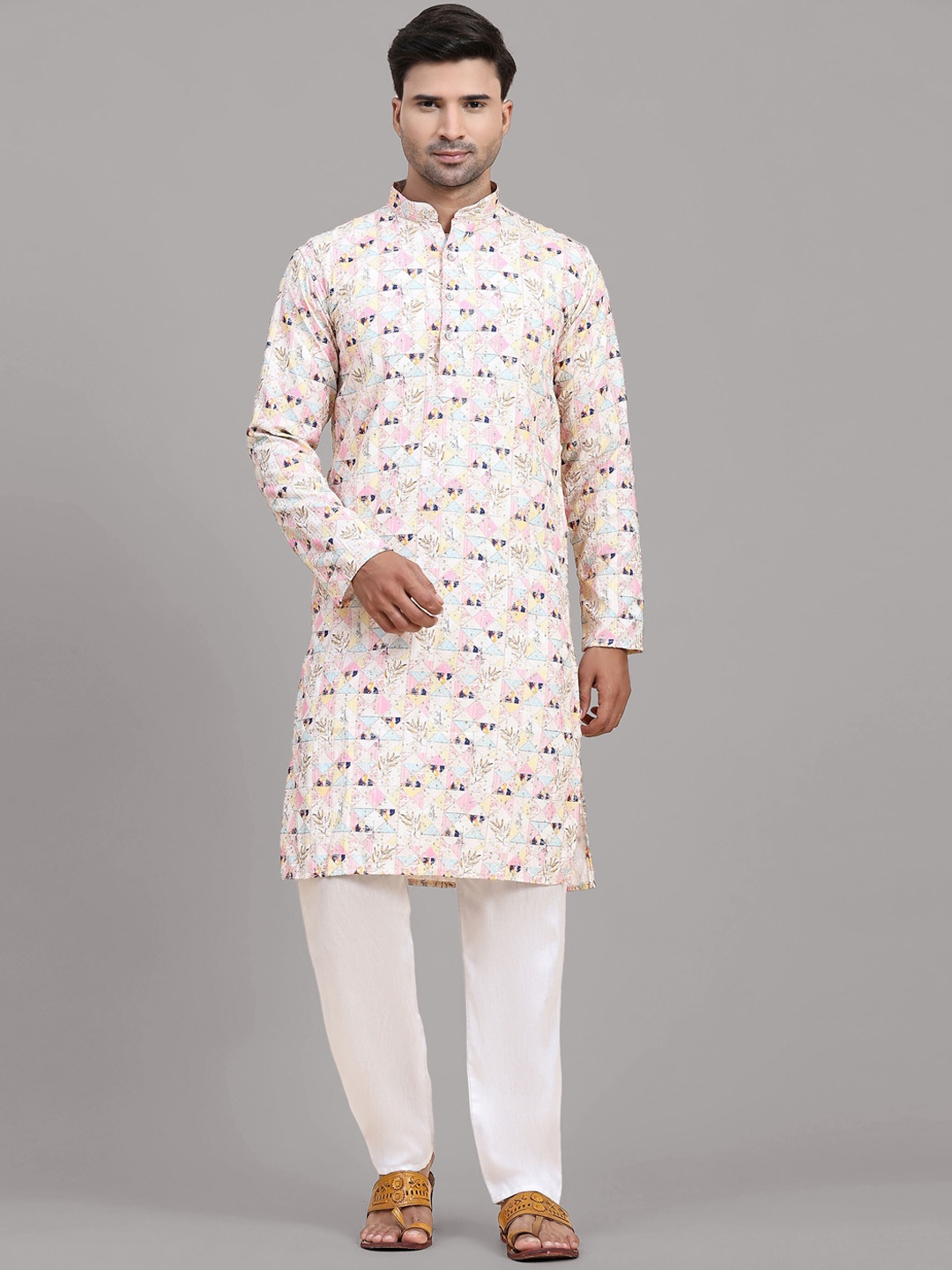 

Fabcartz Men White Ethnic Motifs Printed Regular Sequinned Kurta with Pyjamas