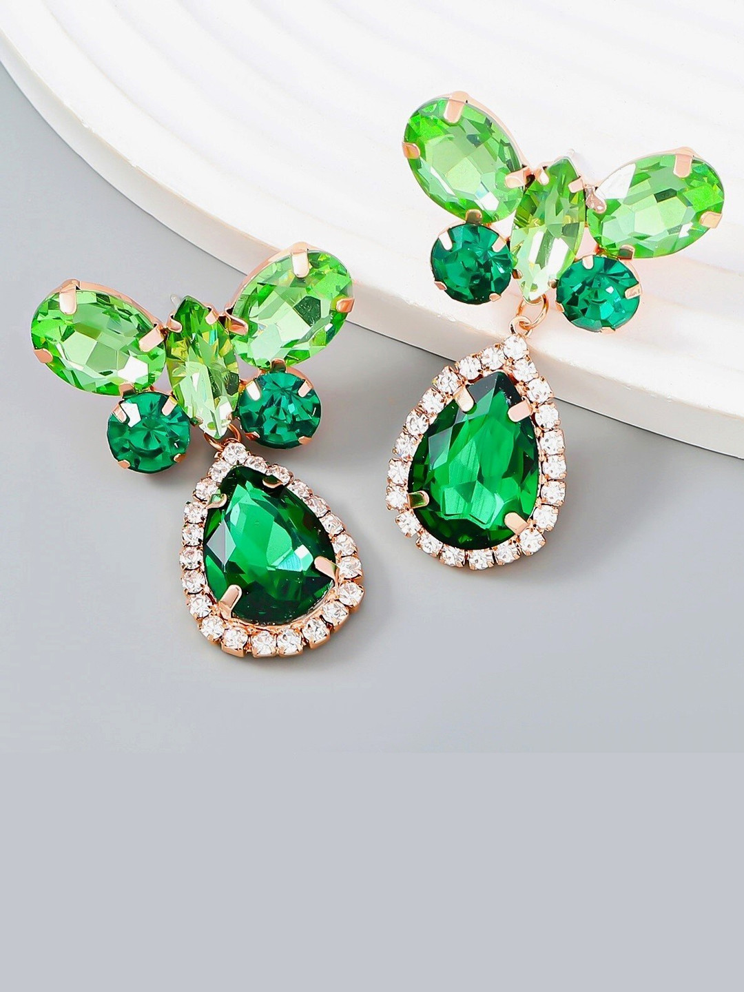 

AVANT-GARDE PARIS Green Teardrop Shaped Gold-Plated Studs Earrings