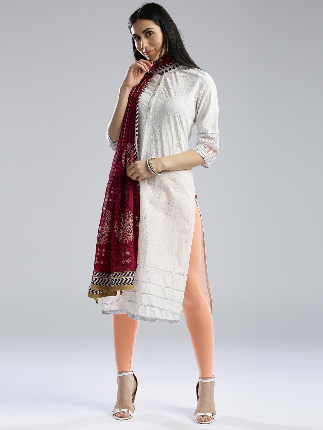 

WISHFUL by W Women Magenta & Black Printed Dupatta