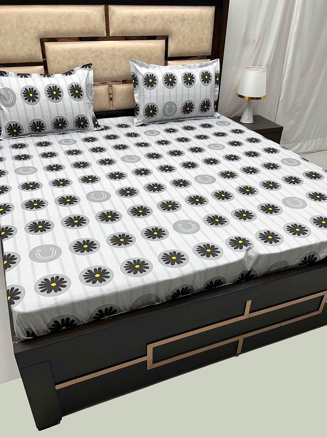 

Pure Decor Leisure Fur Grey & Black Floral 300 TC King Bedsheet with 2 Pillow Covers