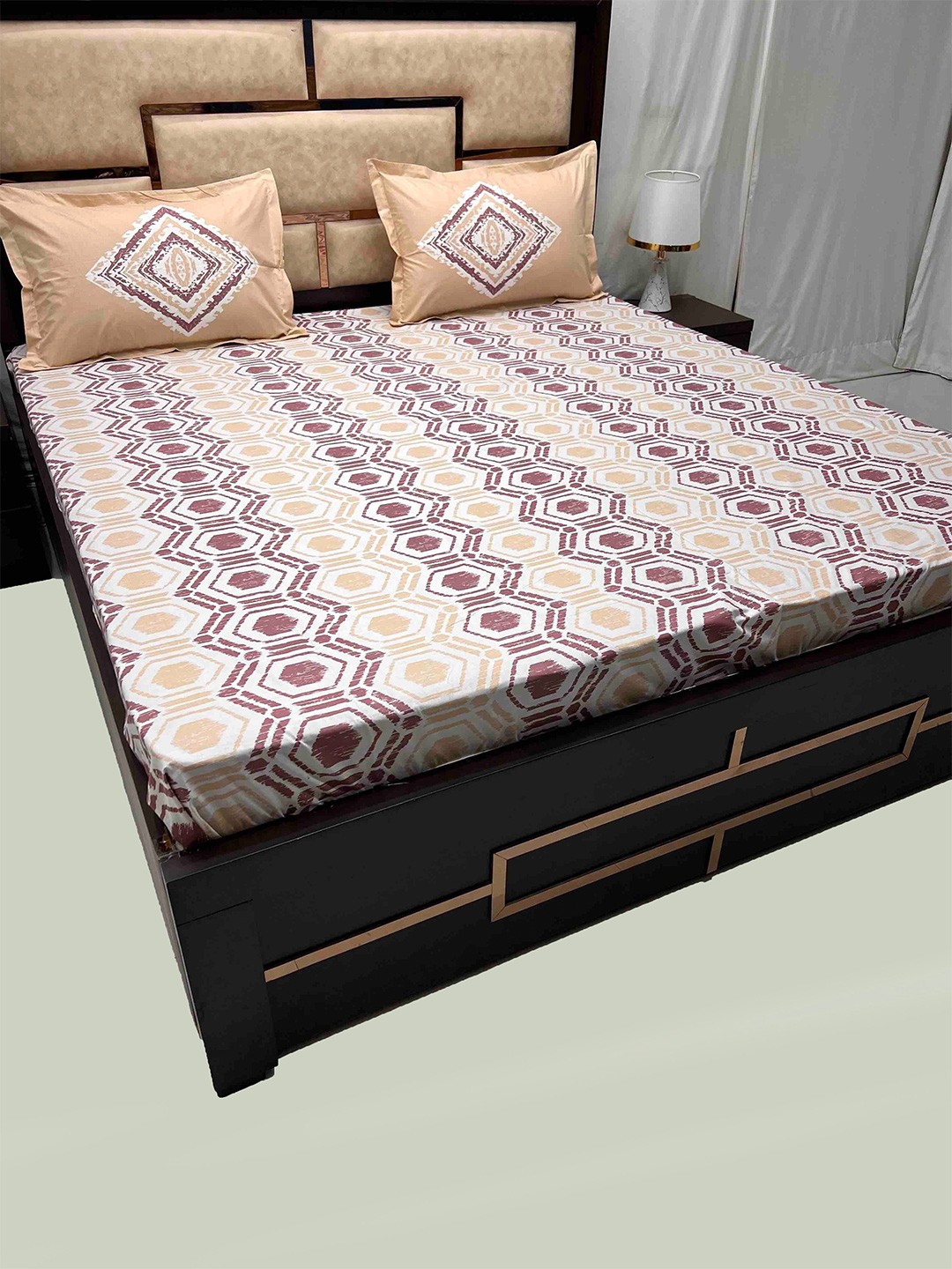 

Pure Decor Lifestyle Beige Geometric Pure Cotton 400 TC King Bedsheet with 2 Pillow Covers