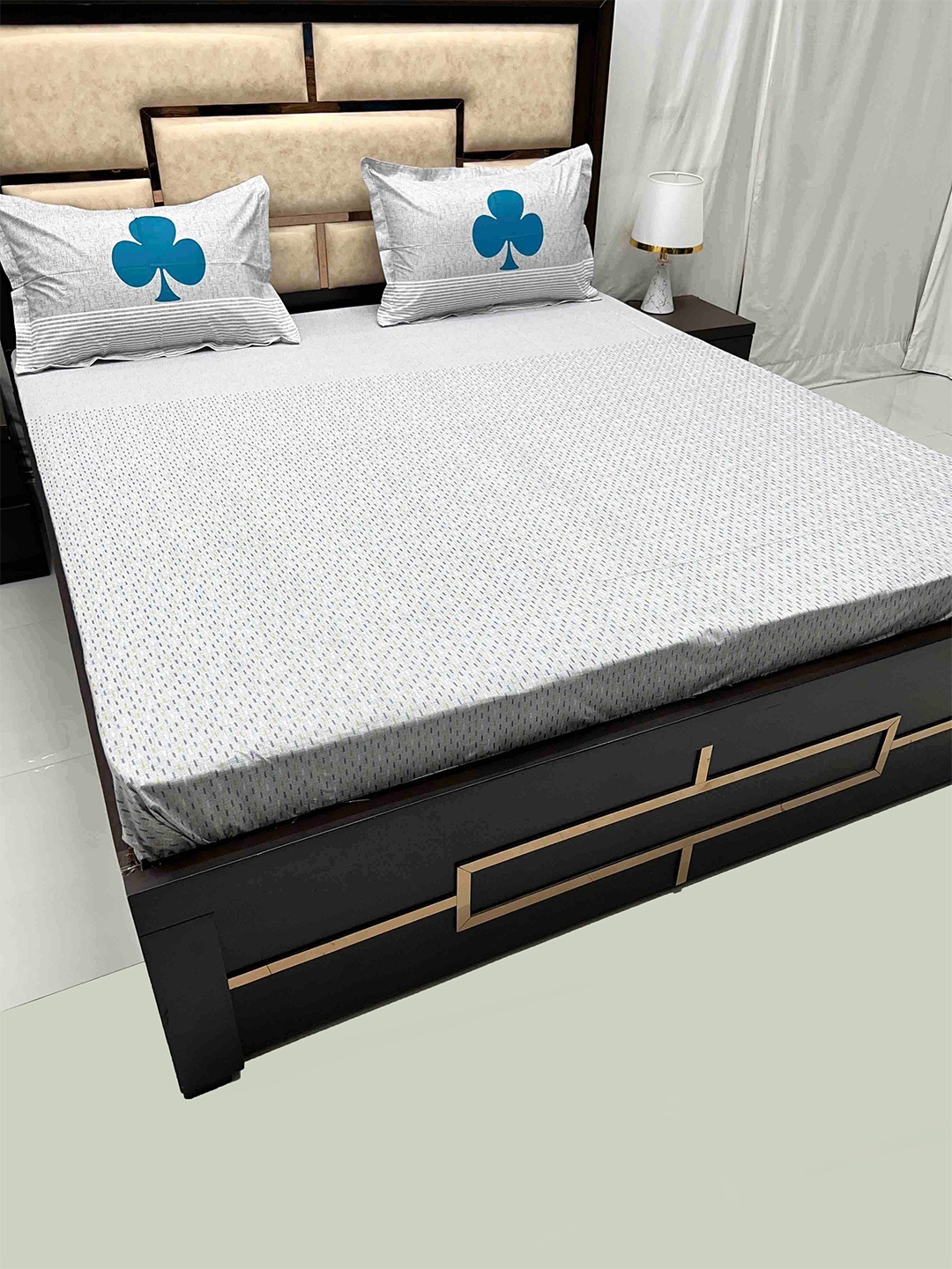

Pure Decor Lifestyle White Printed Cotton 400 TC King Bedsheet & 2 Pillow Covers