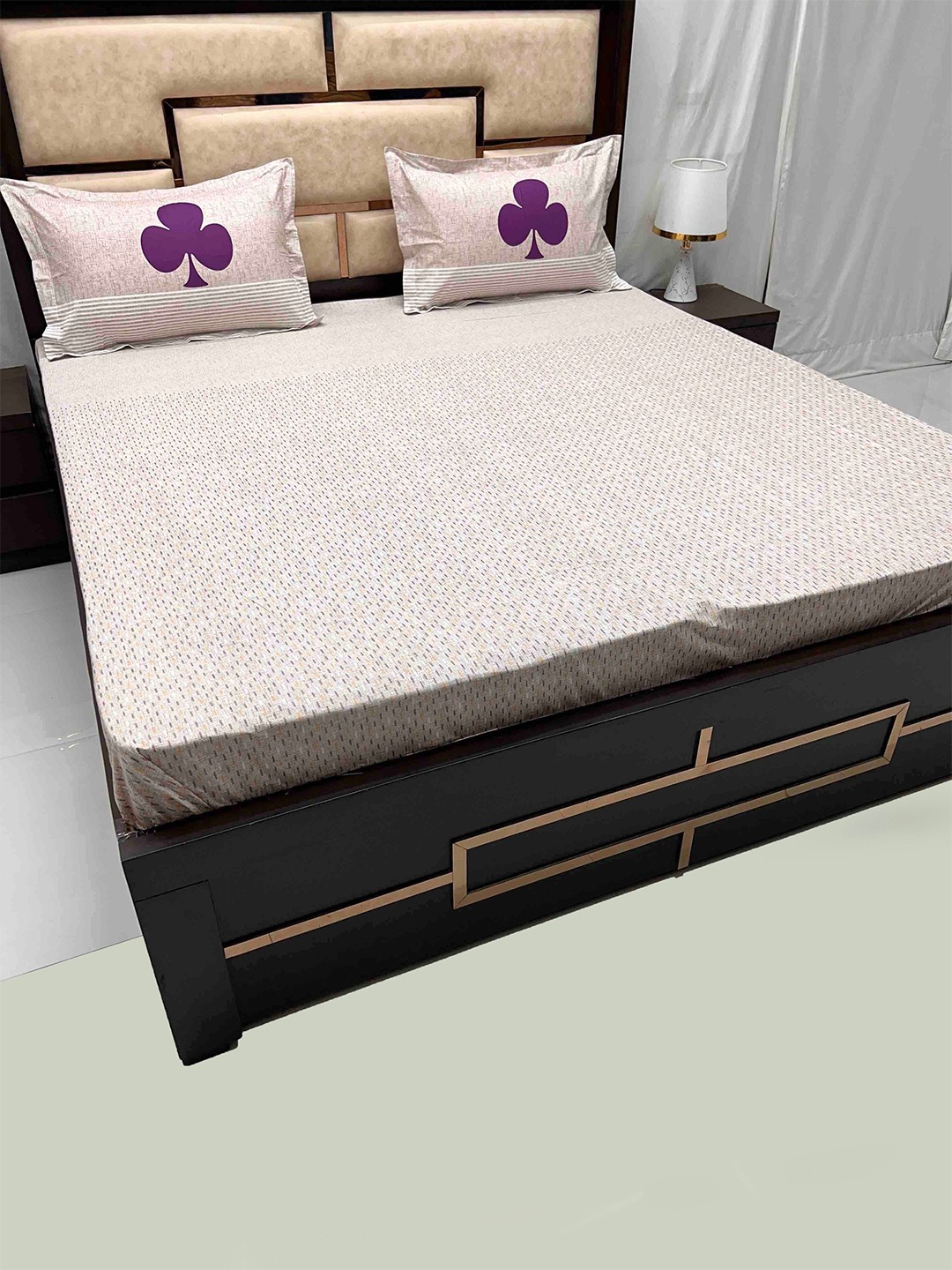 

Pure Decor Lifestyle White & Purple Cotton 400 TC King Bedsheet With 2 Pillow Covers