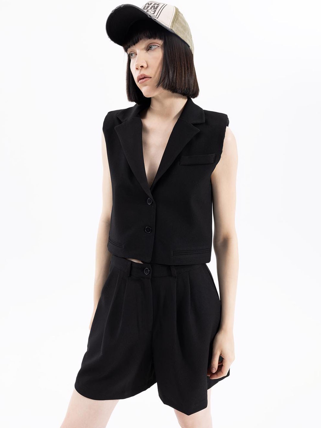 

PRET A TUER Spread Collar Crop Tailored Jacket, Black