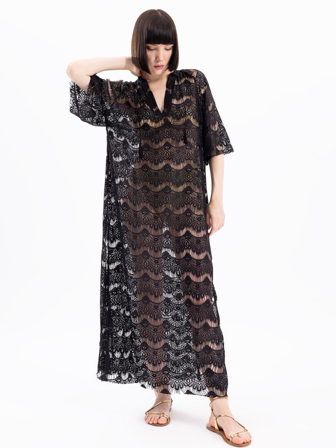 

PRET A TUER Self Design V-Neck Maxi Dress, Black