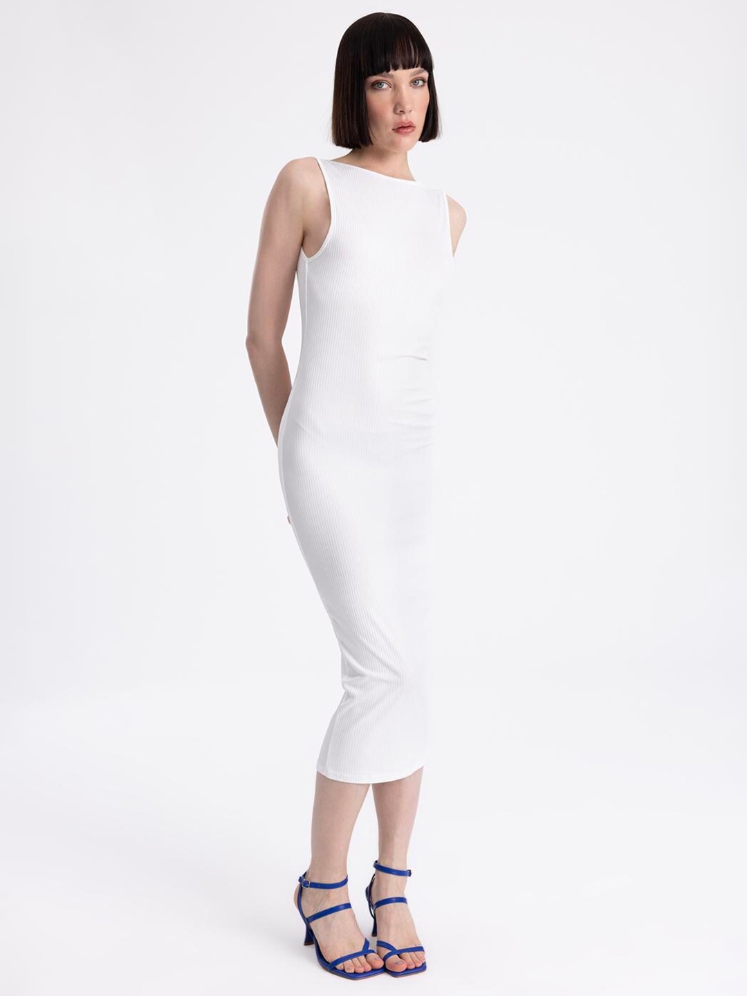 

PRET A TUER Round Neck Midi Bodycon Dress, White