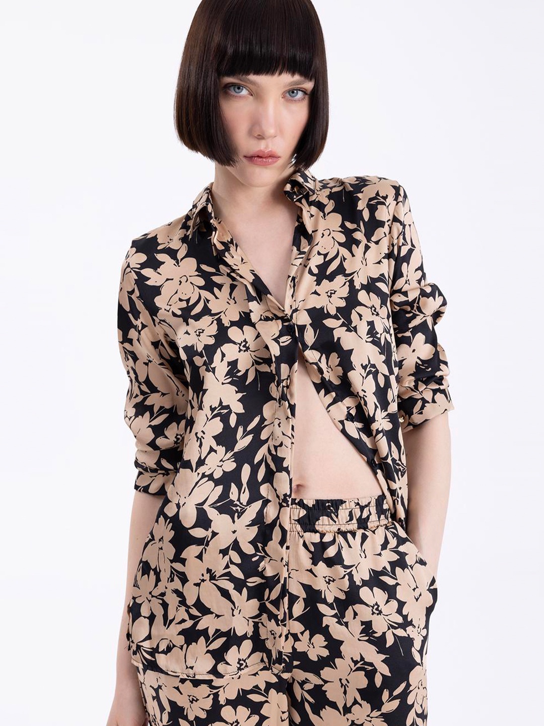 

PRET A TUER Classic Floral Printed Casual Shirt, Black