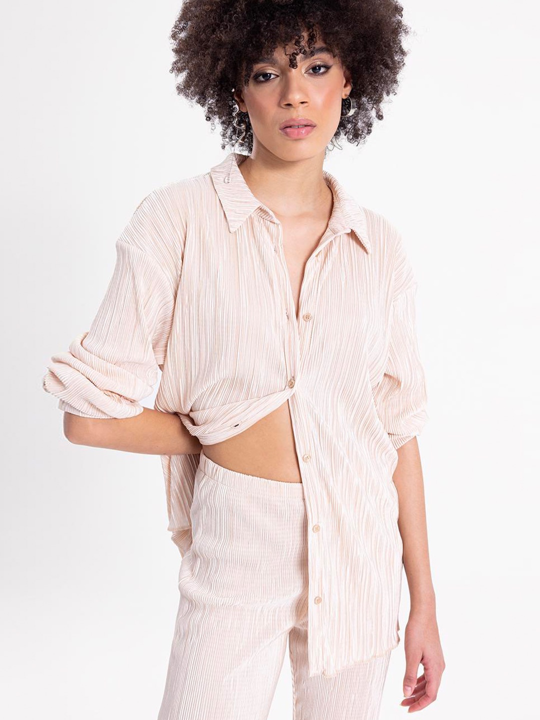 

PRET A TUER Classic Striped Roll-Up Sleeves Pleated Long Shirt, Off white