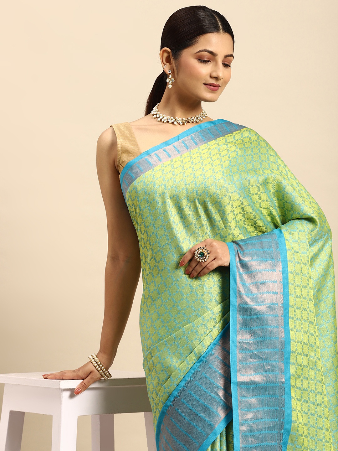 

VASTRANAND Woven Design Checked Zari Banarasi Saree, Green