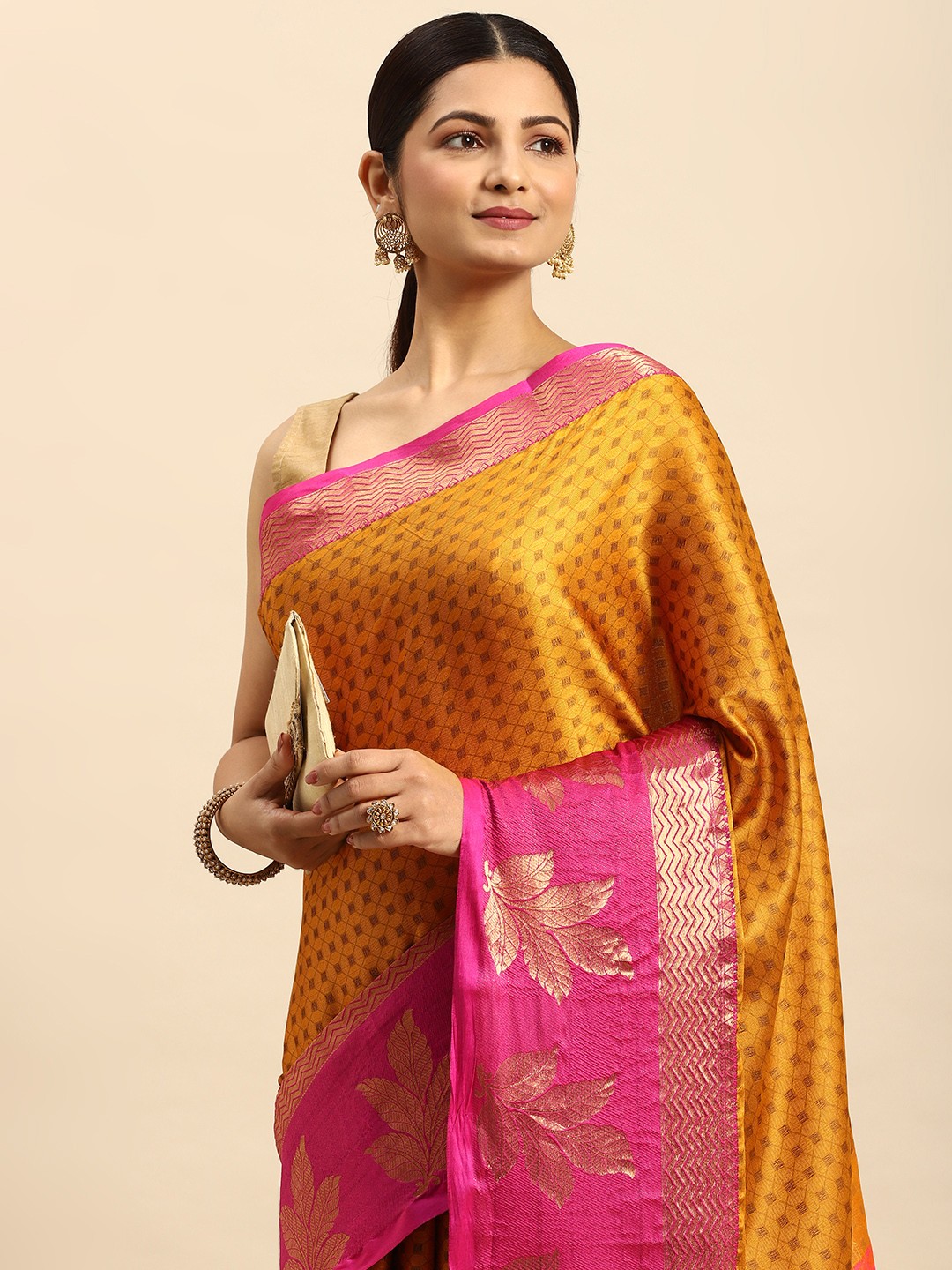 

VASTRANAND Woven Design Geometric Zari Banarasi Saree, Gold