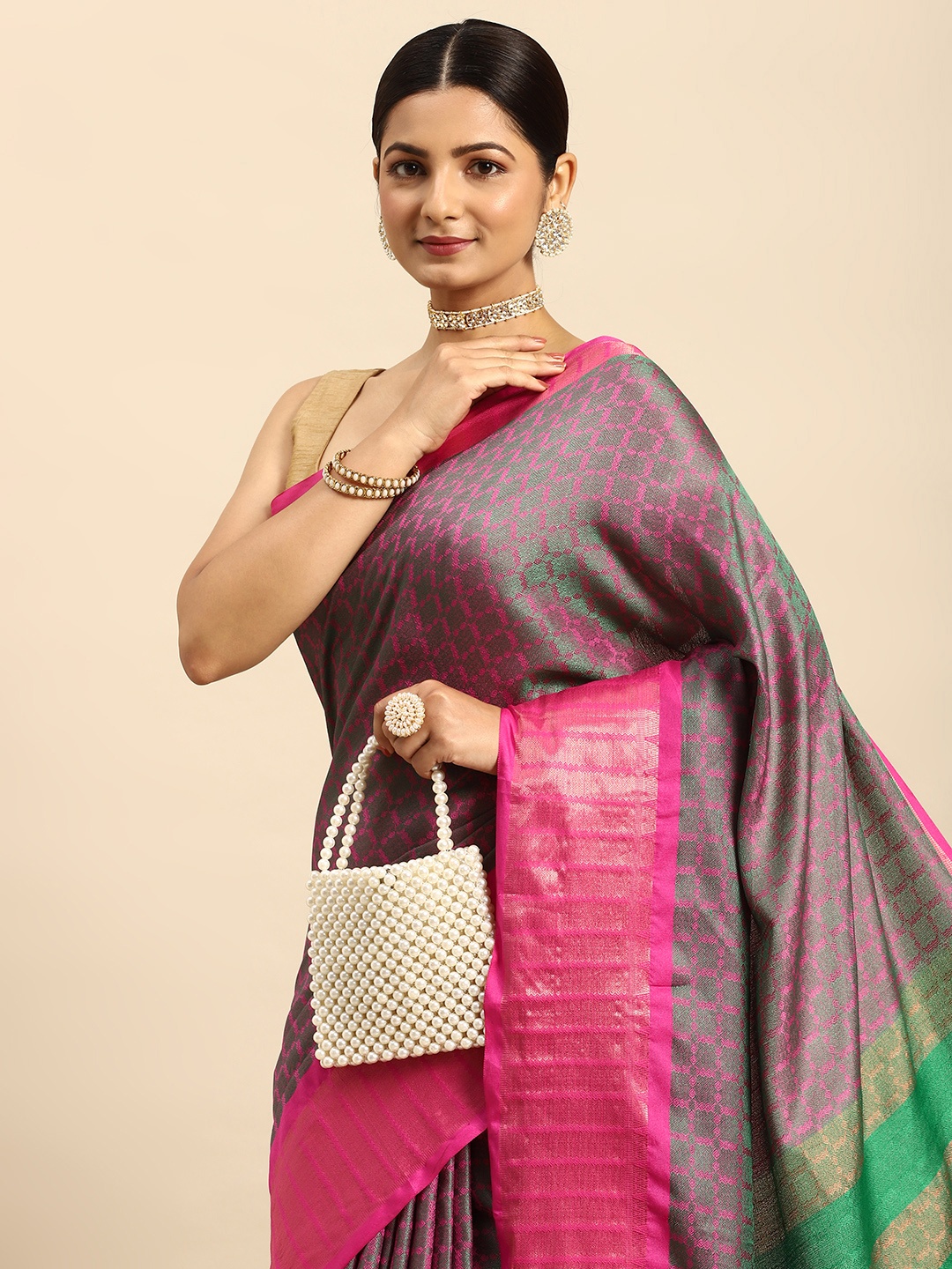 

VASTRANAND Woven Design Checked Zari Banarasi Saree, Green