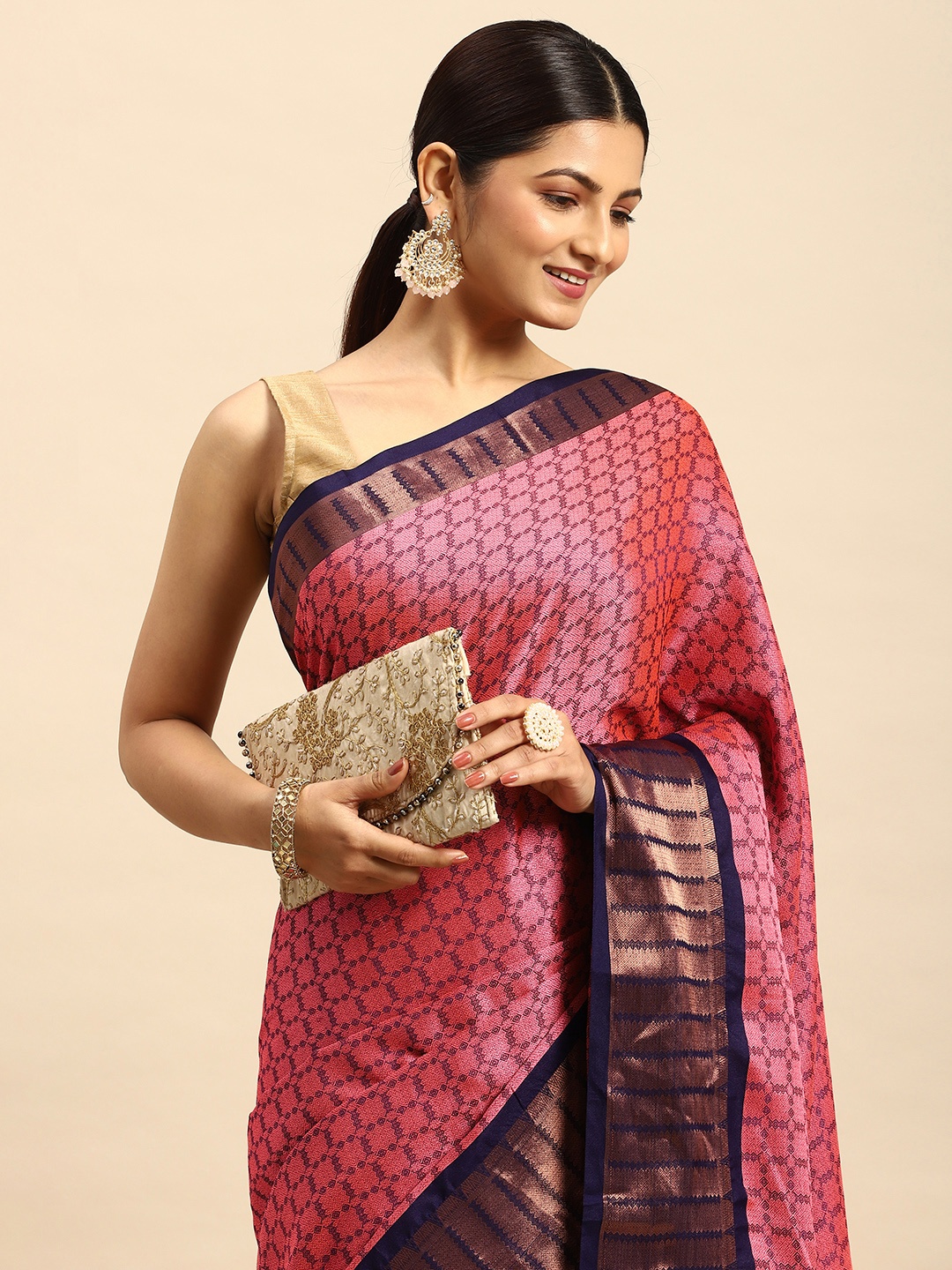

VASTRANAND Woven Design Checked Zari Banarasi Saree, Peach