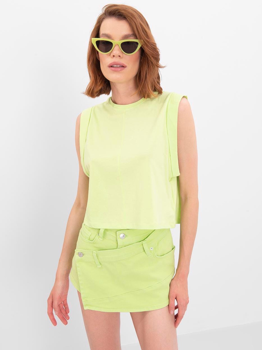 

PRET A TUER Asymmetric Hem Mini Skorts, Green