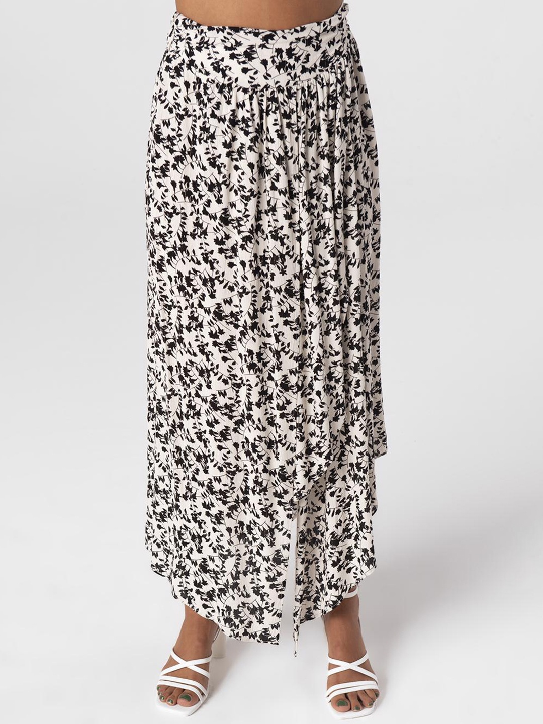 

PRET A TUER Floral Printed Asymmetric Hem Midi Skirt With Slit Detail, Off white