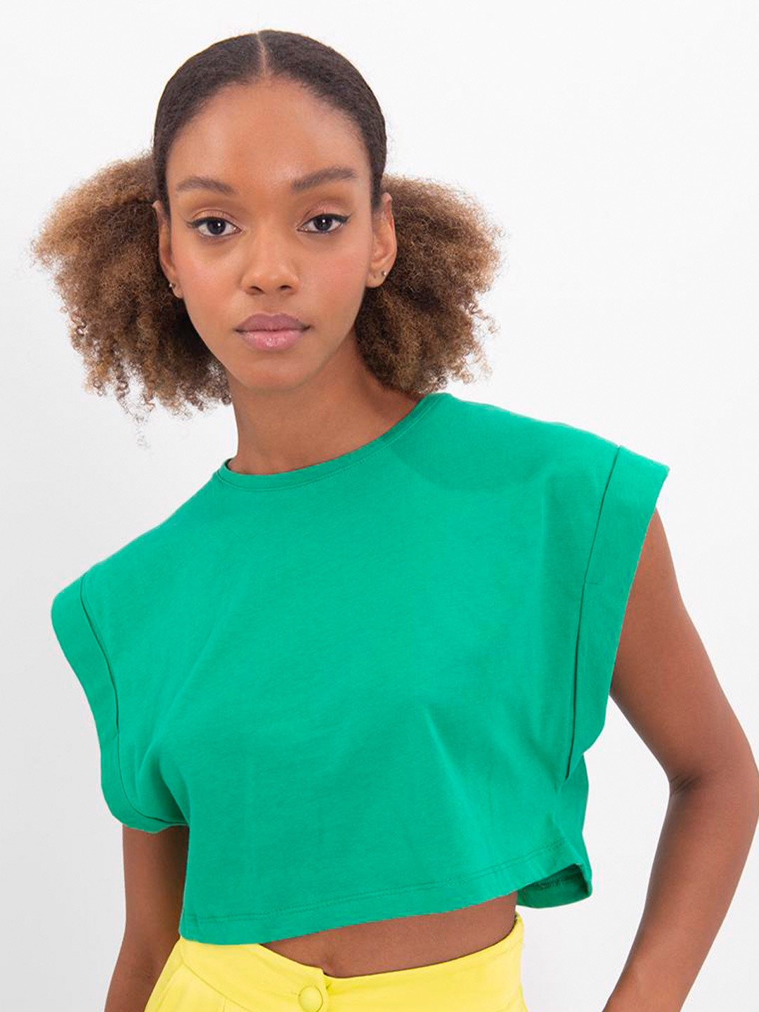 

PRET A TUER Round Neck Extended Sleeves Crop Cotton T-shirt, Green