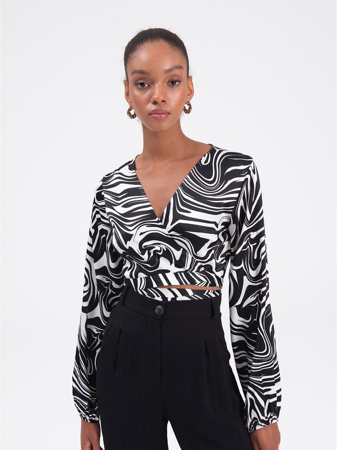 

PRET A TUER Animal Printed V-Neck Wrap Top, White