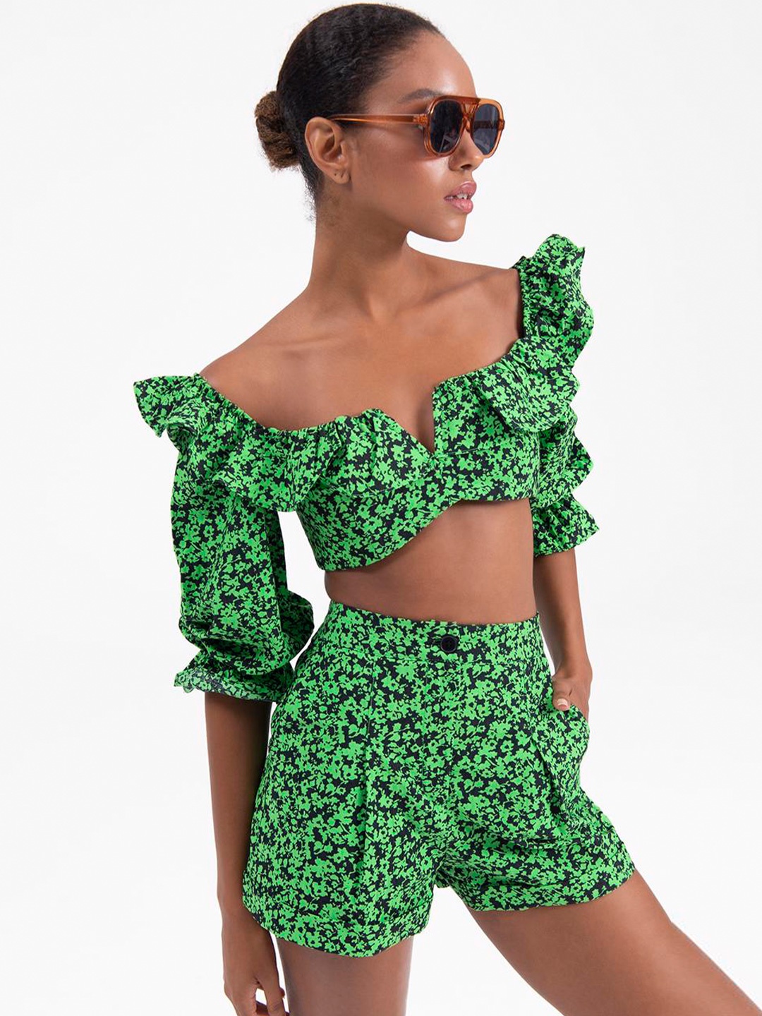 

PRET A TUER Floral Printed Puff Sleeve Ruffles Detailed Cotton Crop Top, Green
