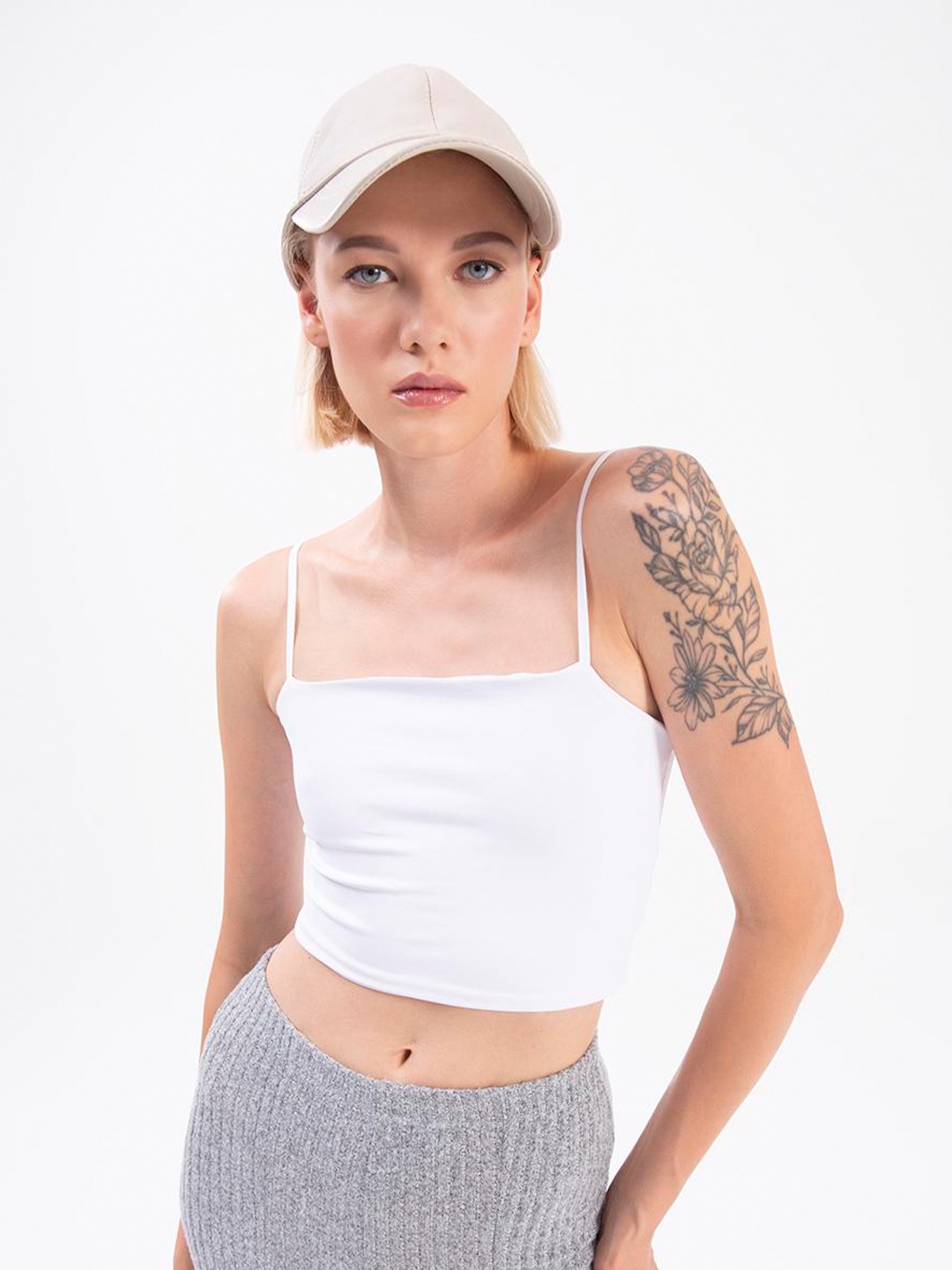 

PRET A TUER Shoulder Straps Fitted Crop Top, White