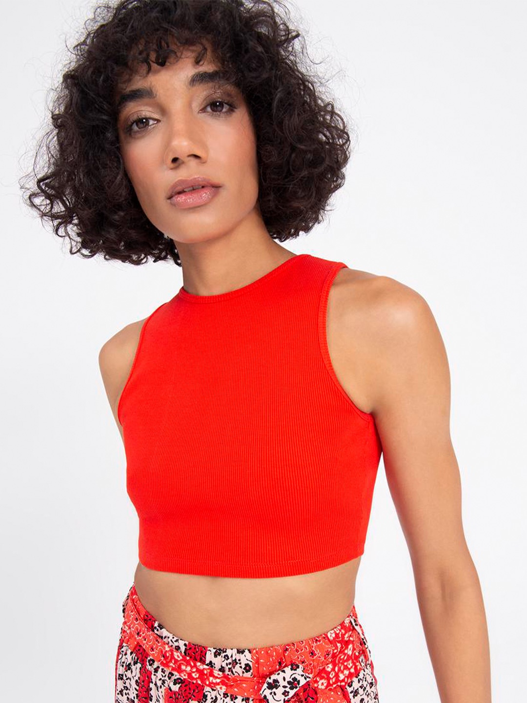 

PRET A TUER Round Neck Cotton Crop Styled Back Top, Red