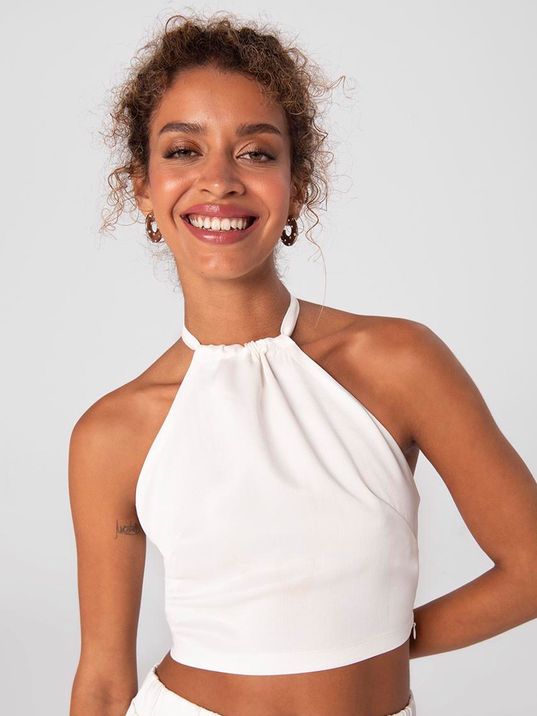 

PRET A TUER Halter Neck Sleeveless Tie-Ups Satin Regular Crop Top, Off white