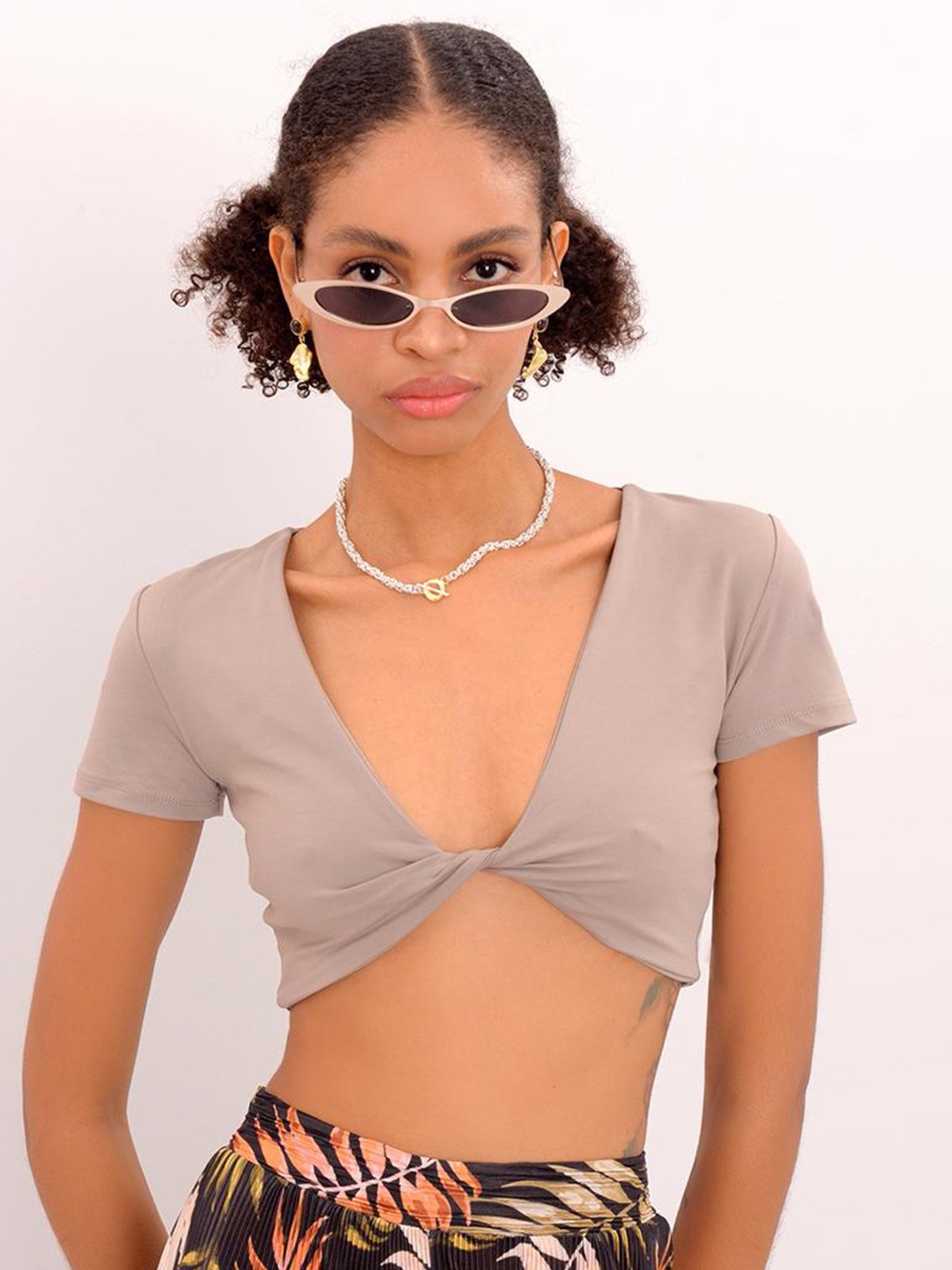 

PRET A TUER V-Neck Crop Top, Grey