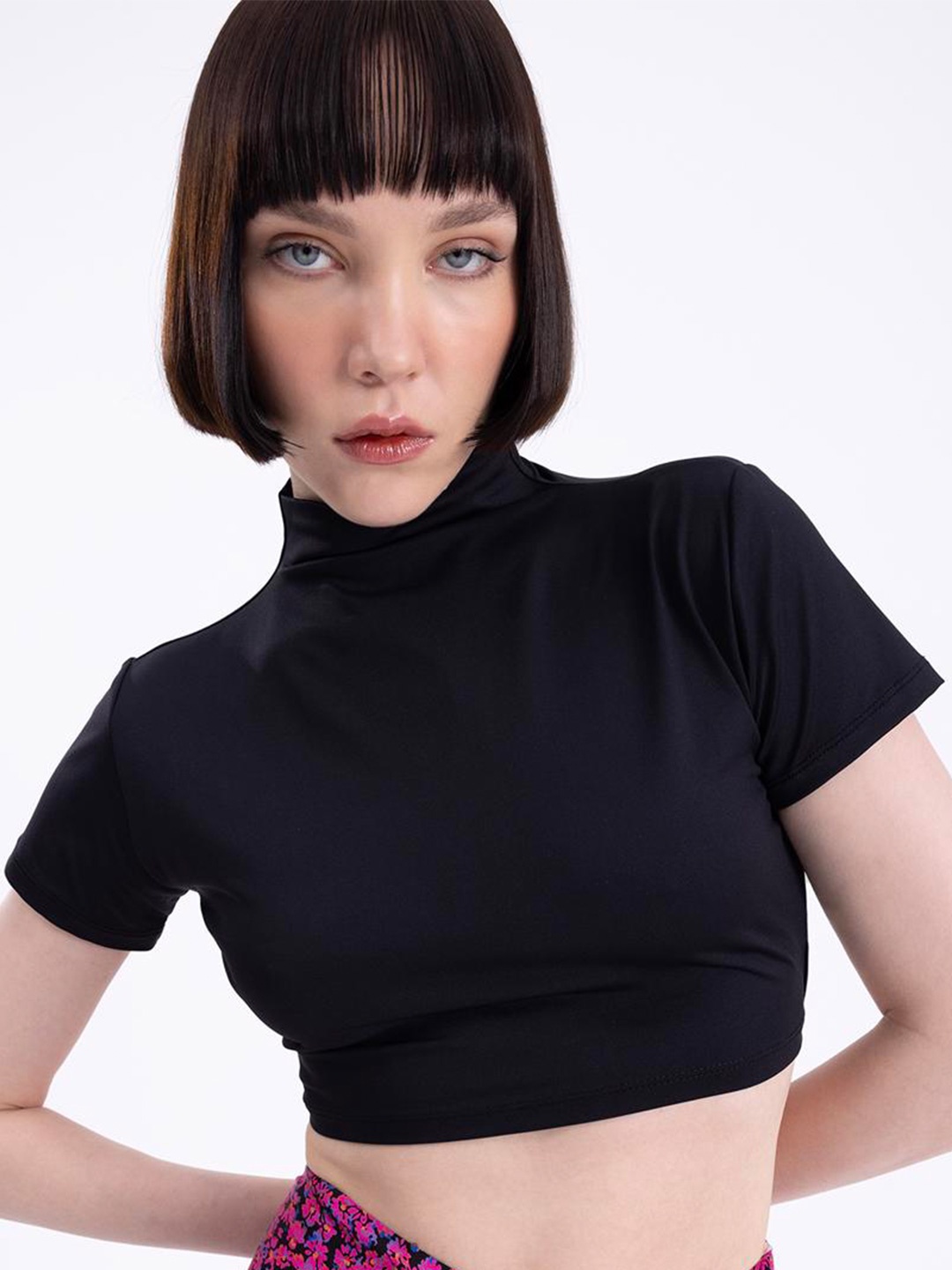 

PRET A TUER High Neck Tie-Ups Detail Fitted Crop Top, Black