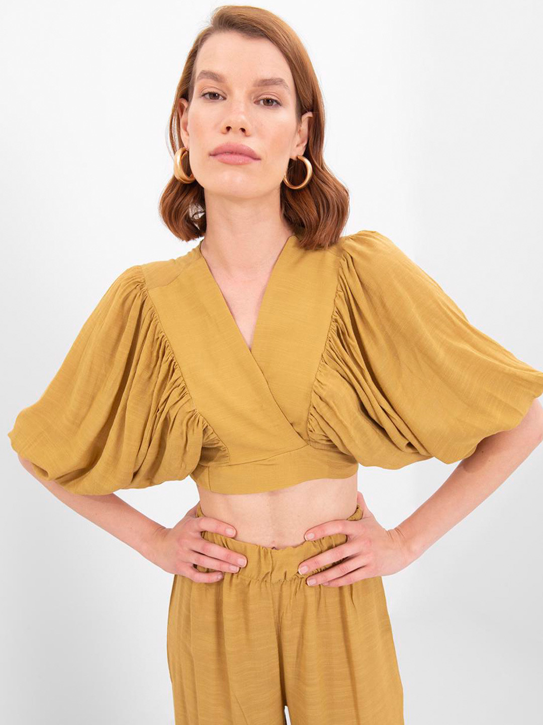 

PRET A TUER V-Neck Puff Sleeve Linen Wrap Crop Top, Olive