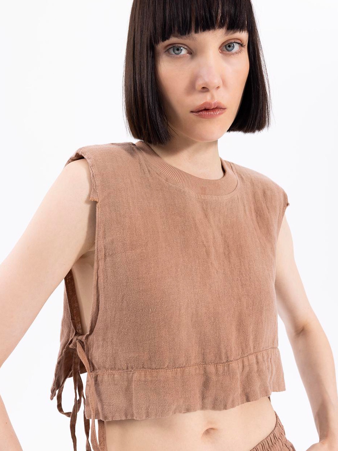

PRET A TUER Sleeveless Linen Crop Top, Brown